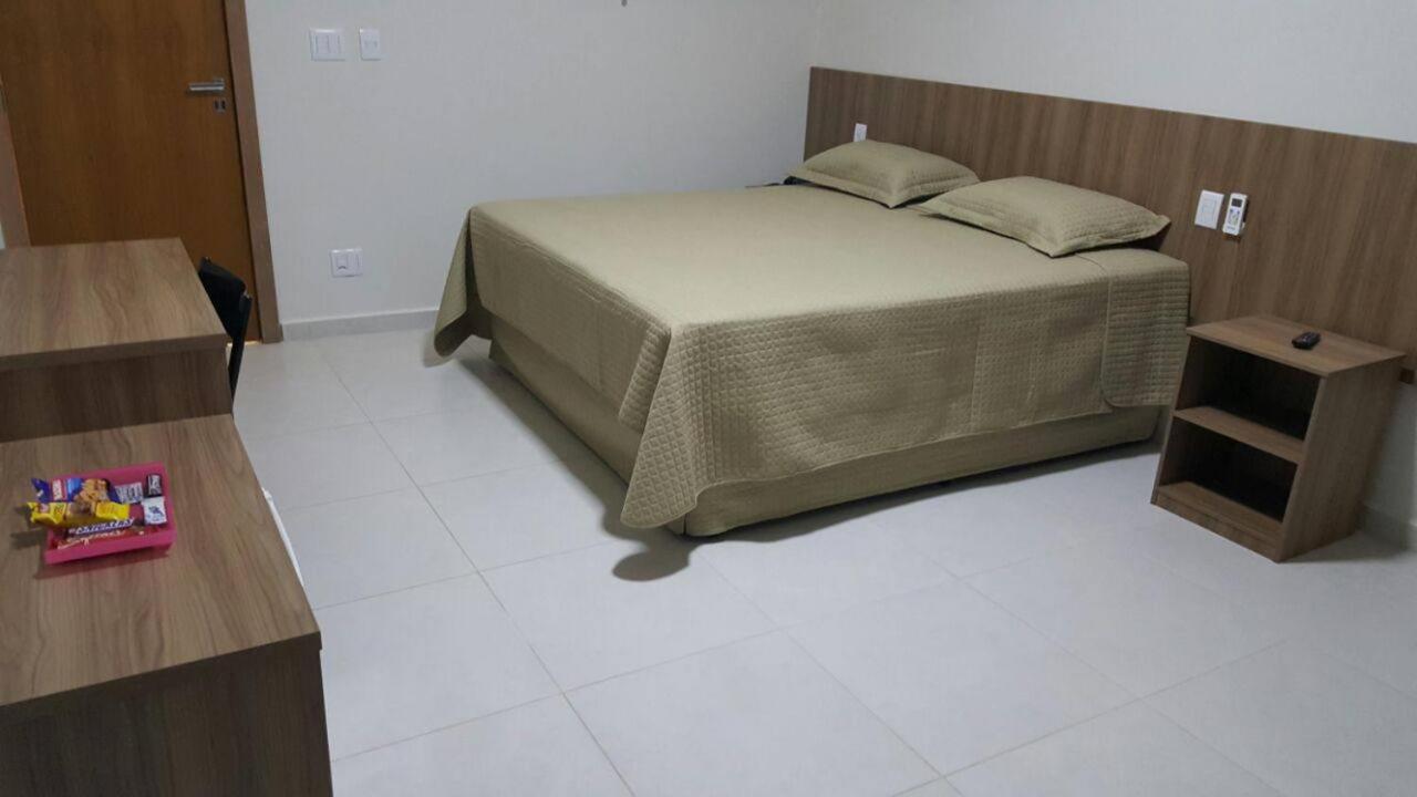 Hotel Vila Verde Penápolis Zimmer foto